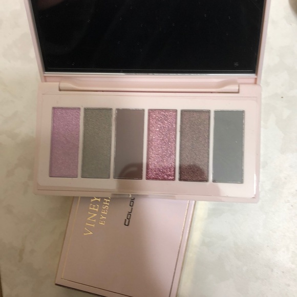 Vineyard Soirée Eyeshadow Palette - Picture 2 of 3